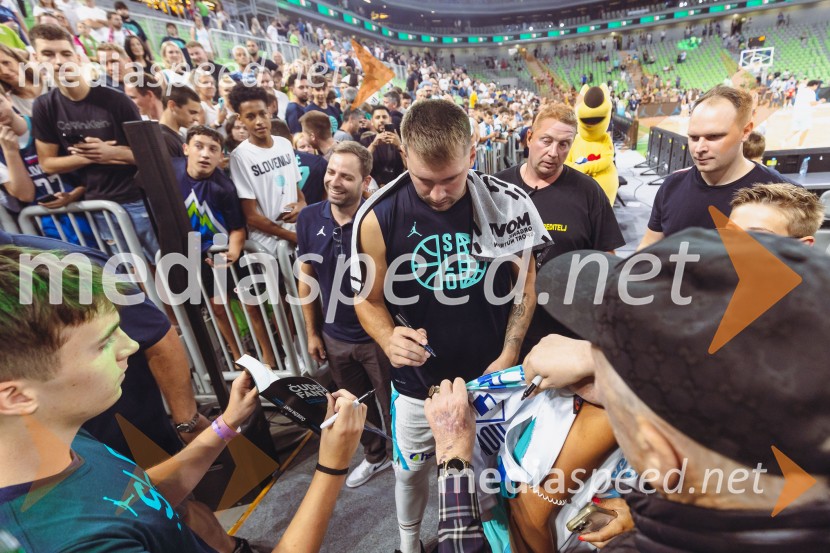  Luka  Dončić, košarkarSlovenija : Nemčija, Košarka