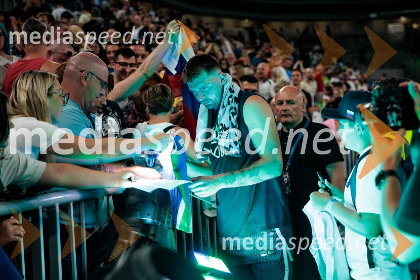  Luka  Dončić, košarkarPrva zmaga Slovenije: Dončić blestel proti Veliki Britaniji