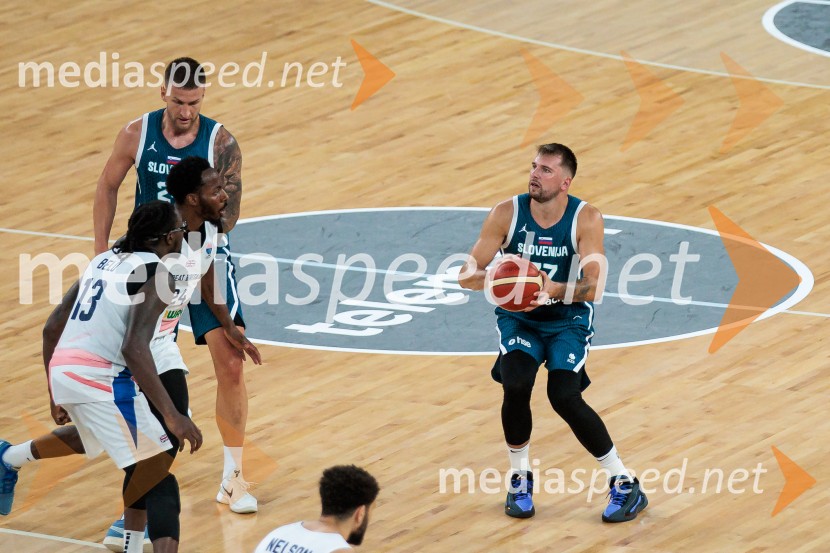  ... ;  Luka  Dončić, košarkarPrva zmaga Slovenije: Dončić blestel proti Veliki Britaniji