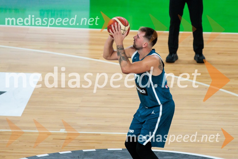 Luka  Dončić, košarkarPrva zmaga Slovenije: Dončić blestel proti Veliki Britaniji