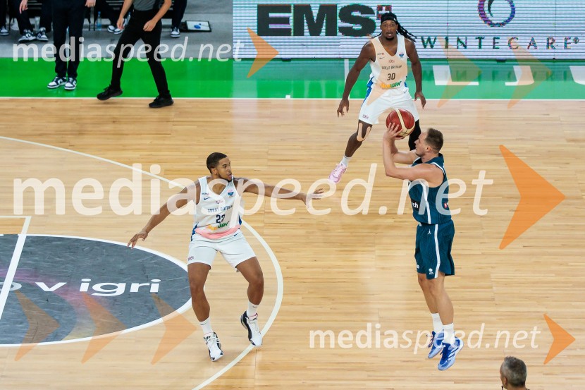 Prva zmaga Slovenije: Dončić blestel proti Veliki Britaniji