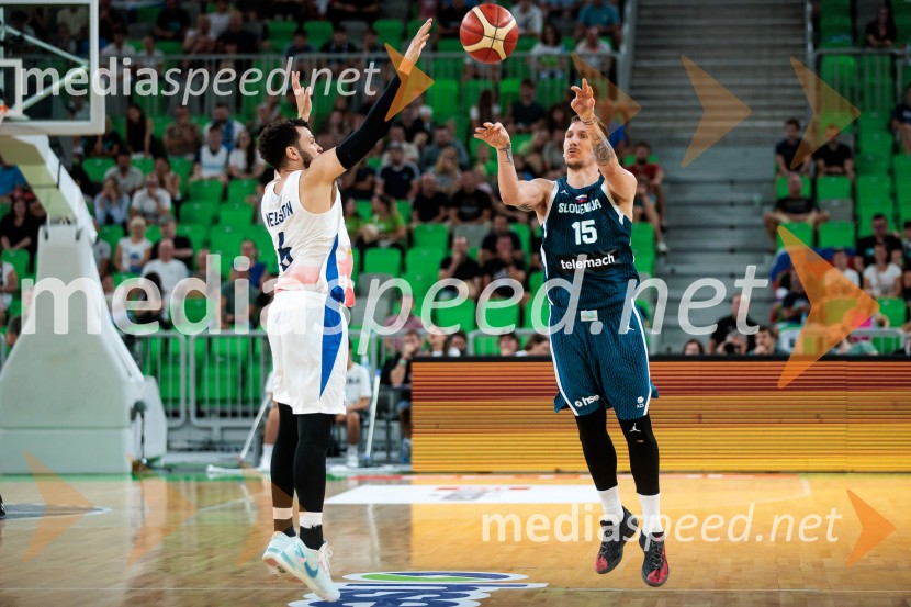  ... ;  Gregor  Hrovat, košarkarPrva zmaga Slovenije: Dončić blestel proti Veliki Britaniji