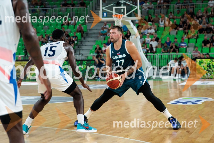  Luka  Dončić, košarkarPrva zmaga Slovenije: Dončić blestel proti Veliki Britaniji