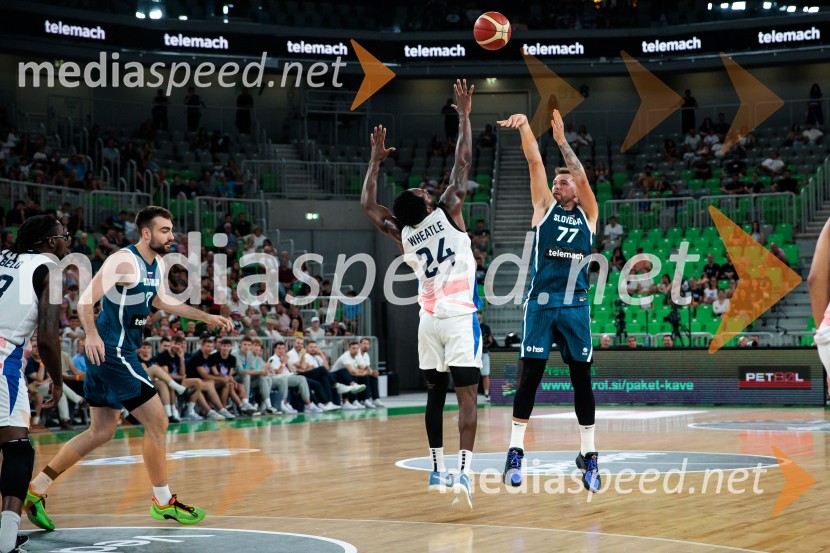  ... ;  Luka  Dončić, košarkarPrva zmaga Slovenije: Dončić blestel proti Veliki Britaniji
