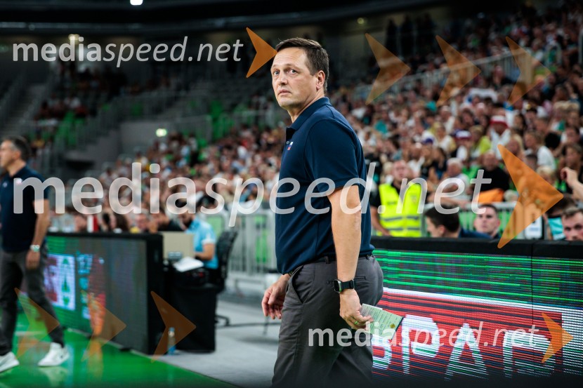  Aleksander Sekulić, selektor  košarkaške reprezentancePrva zmaga Slovenije: Dončić blestel proti Veliki Britaniji