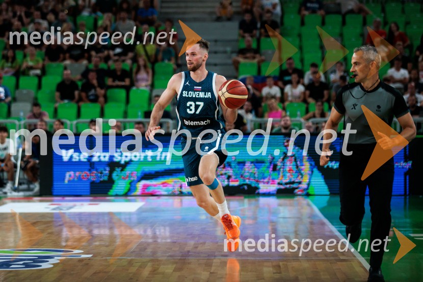 Leon Stergar, košarkarPrva zmaga Slovenije: Dončić blestel proti Veliki Britaniji
