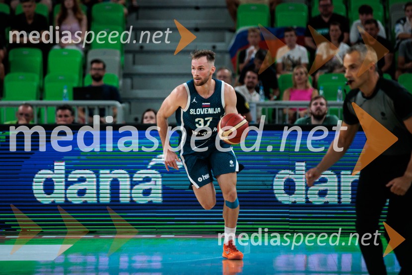  Leon Stergar, košarkarPrva zmaga Slovenije: Dončić blestel proti Veliki Britaniji