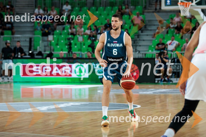  Aleksej  Nikolić, košarkarPrva zmaga Slovenije: Dončić blestel proti Veliki Britaniji