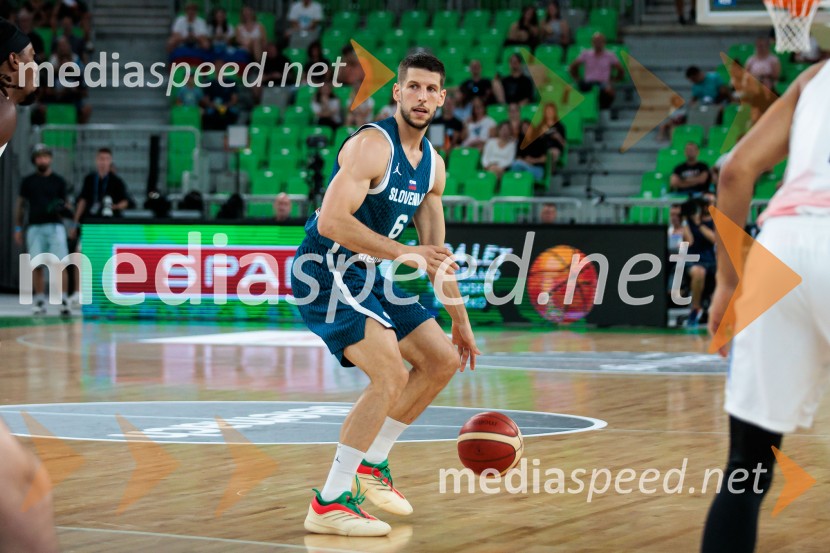  Aleksej  Nikolić, košarkarPrva zmaga Slovenije: Dončić blestel proti Veliki Britaniji