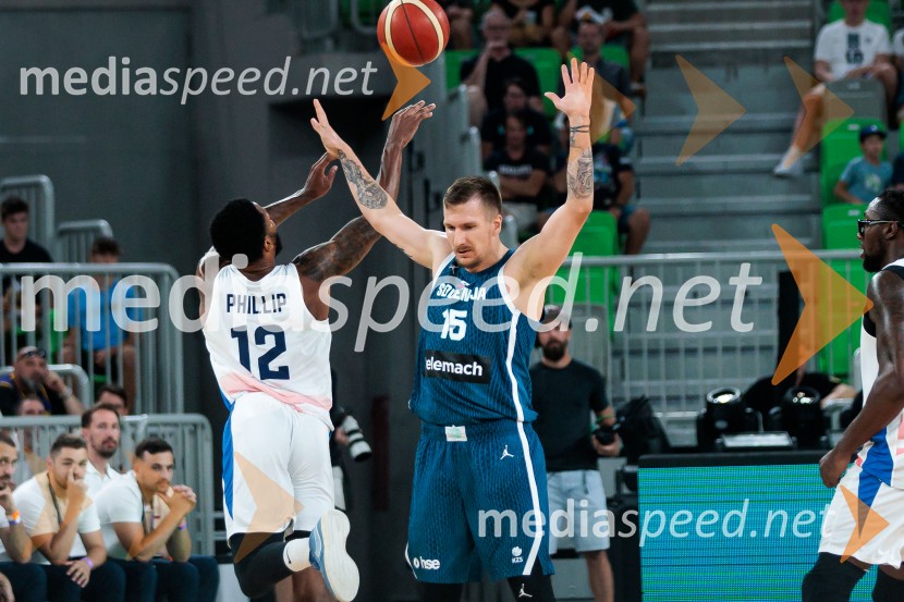  Gregor  Hrovat, košarkarPrva zmaga Slovenije: Dončić blestel proti Veliki Britaniji