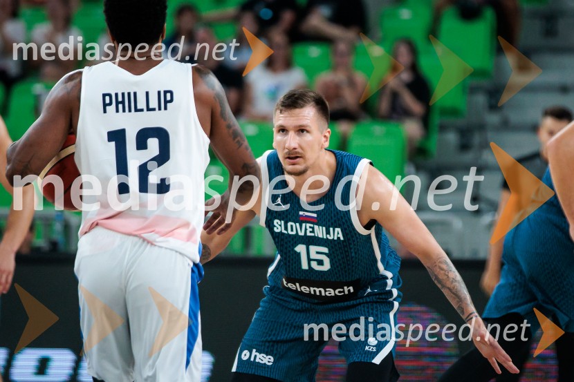  Gregor  Hrovat, košarkarPrva zmaga Slovenije: Dončić blestel proti Veliki Britaniji