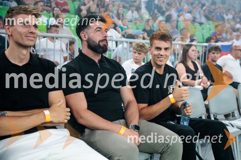  ... ;  ... ;  Tim MarovtPrva zmaga Slovenije: Dončić blestel proti Veliki Britaniji