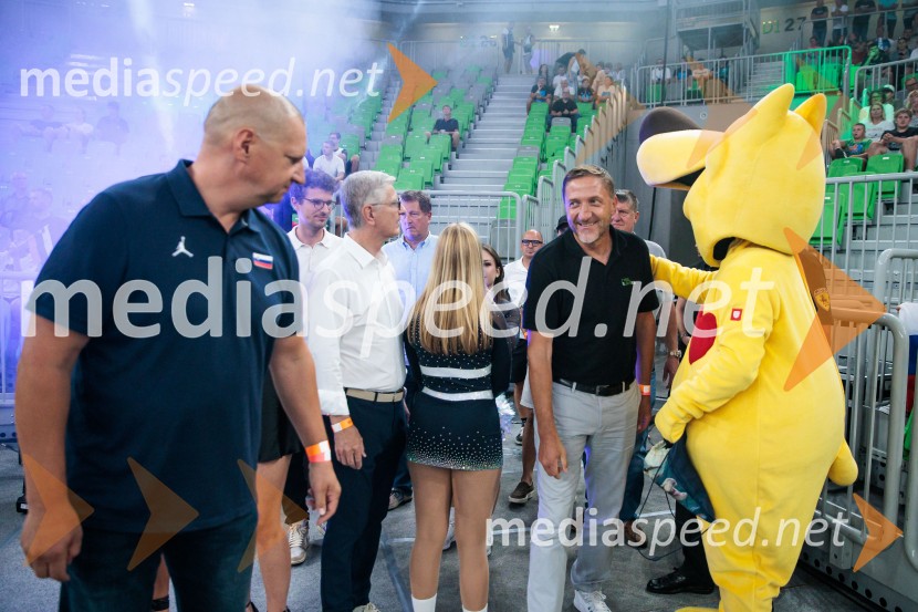  Matej Erjavec, predsednik, Košarkarska Zveza Slovenije;  Klemen Boštjančič, minister za financePrva zmaga Slovenije: Dončić blestel proti Veliki Britaniji