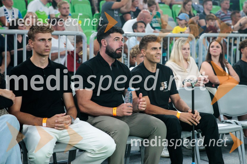  ... ;  ... ;  Tim MarovtPrva zmaga Slovenije: Dončić blestel proti Veliki Britaniji