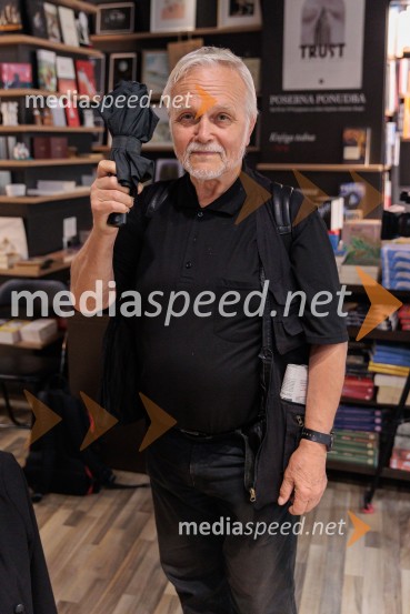  Niko Goršič, dramaturg in gledališki kritikNovinarska konferenca ob izidu knjige 77: Osrečenost v času Luke Dončića