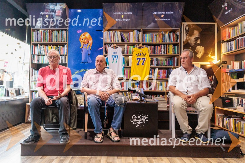  Sergio Tavčar, novinar;  Ivo Daneu,  nekdanji košarkar;  Primož Repar, pesnik in pisateljNovinarska konferenca ob izidu knjige 77: Osrečenost v času Luke Dončića