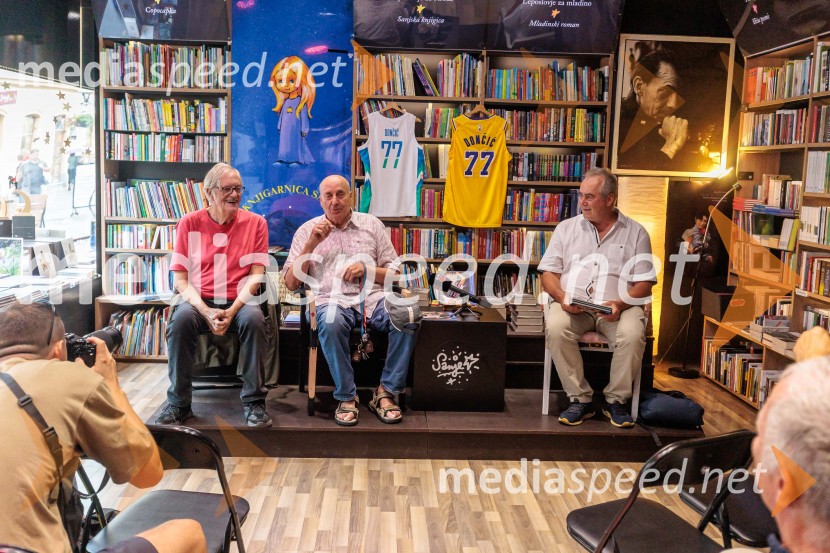  Sergio Tavčar, novinar;  Ivo Daneu,  nekdanji košarkar;  Primož Repar, pesnik in pisateljNovinarska konferenca ob izidu knjige 77: Osrečenost v času Luke Dončića
