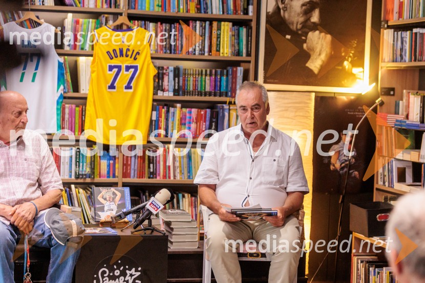  Primož Repar, pesnik in pisateljNovinarska konferenca ob izidu knjige 77: Osrečenost v času Luke Dončića