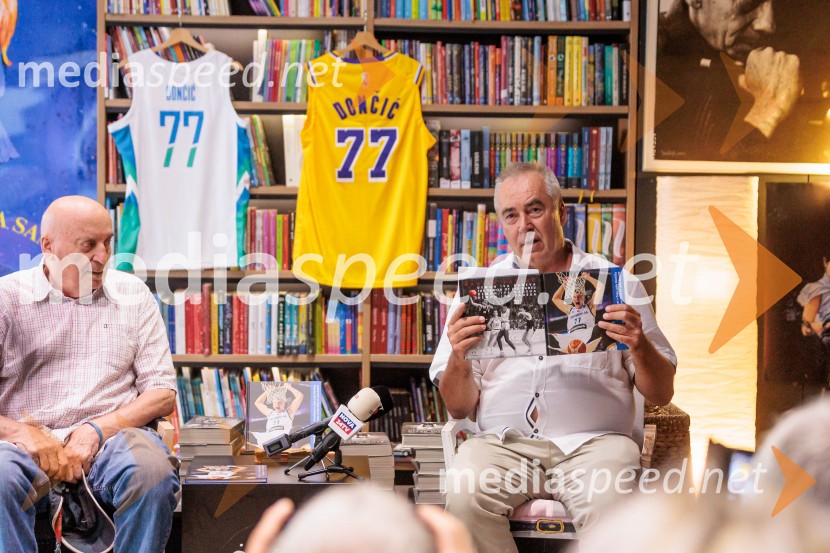  Ivo Daneu,  nekdanji košarkar;  Primož Repar, pesnik in pisateljNovinarska konferenca ob izidu knjige 77: Osrečenost v času Luke Dončića