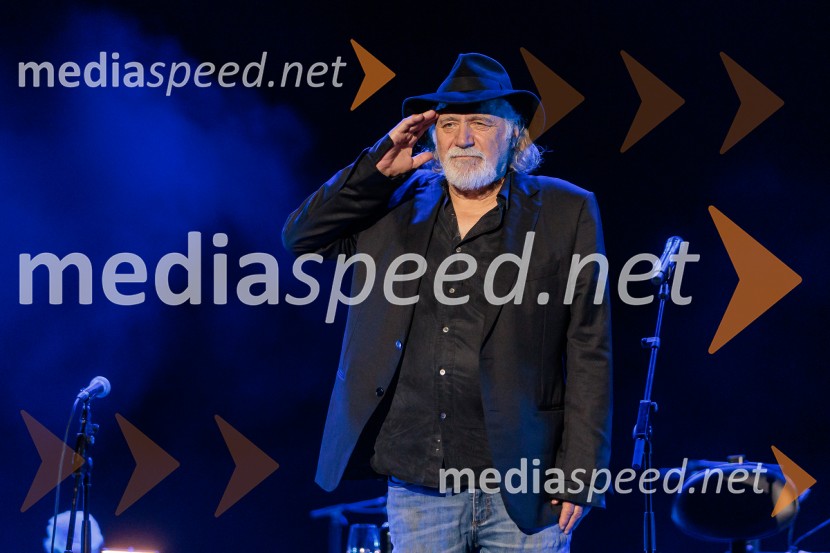  Rade Šerbedžija, igralec, glasbenikRade Šerbedžija: Moj klobuk ima 3 luknje, Ljubljana Festival