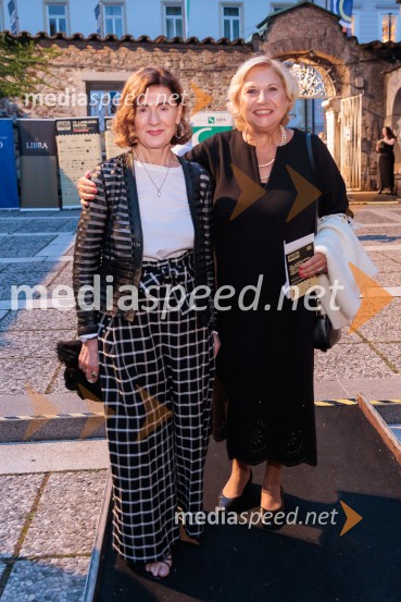  ... ; dr. Nelida Nemec, umetnostna kritičarka Rade Šerbedžija: Moj klobuk ima 3 luknje, Ljubljana Festival