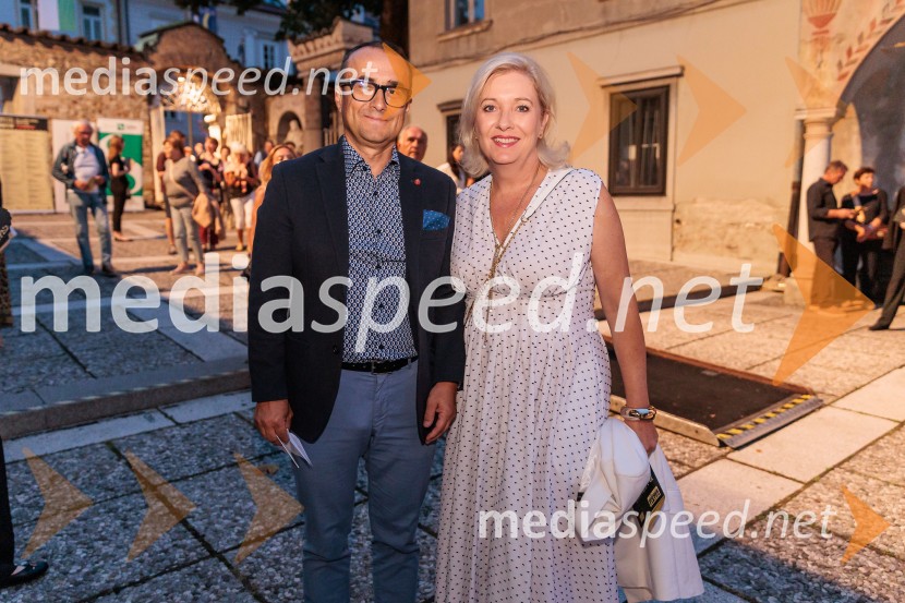  Aleš Muhič, direktor trženja PRO PLUS;  Stella Litou, direktorica, PRO PLUS in RTL HrvaškaRade Šerbedžija: Moj klobuk ima 3 luknje, Ljubljana Festival