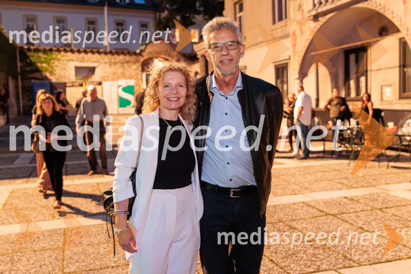 mag. Tadeja Kuhar, predstavnica Državne revizijske komisije za odnose z javnostmi;  Andrej  Kren, direktor PC BrdoRade Šerbedžija: Moj klobuk ima 3 luknje, Ljubljana Festival