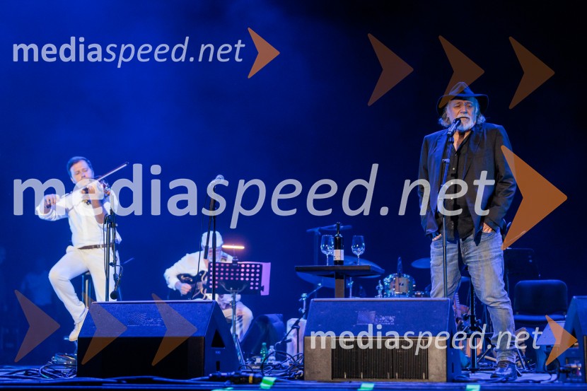  Rade Šerbedžija, igralec, glasbenikRade Šerbedžija: Moj klobuk ima 3 luknje, Ljubljana Festival