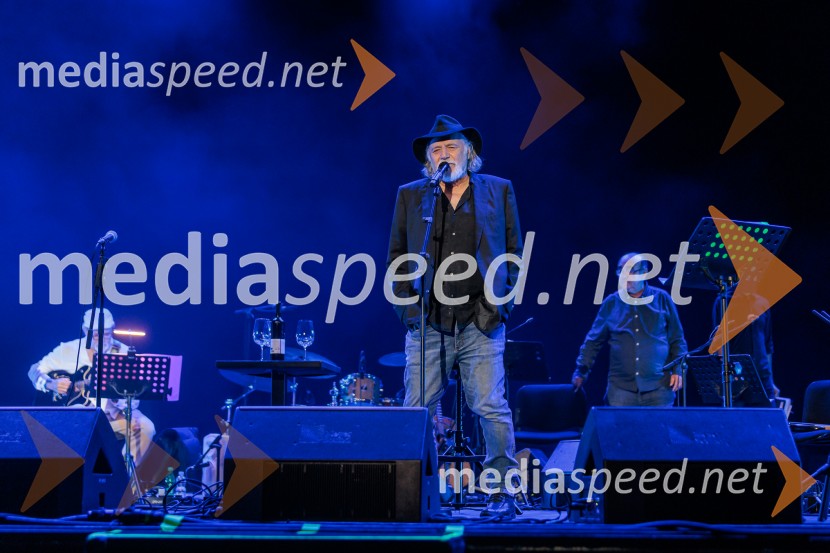  Rade Šerbedžija, igralec, glasbenikRade Šerbedžija: Moj klobuk ima 3 luknje, Ljubljana Festival