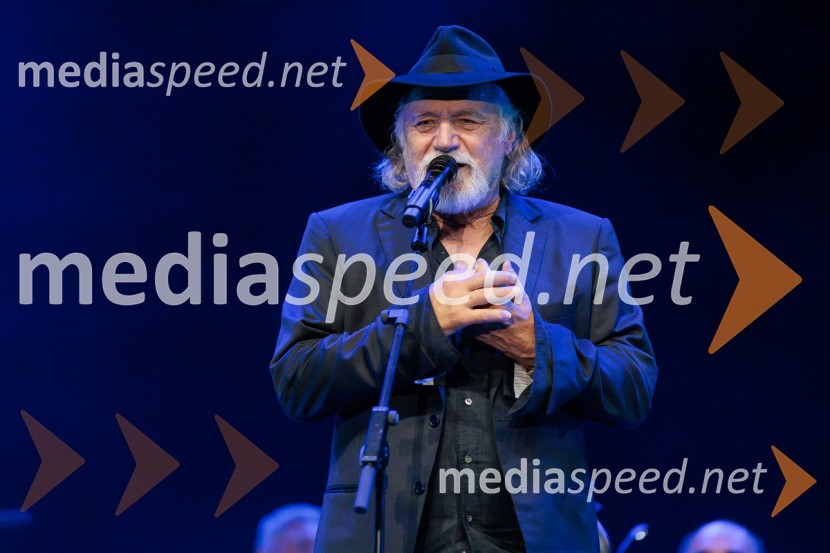  Rade Šerbedžija, igralec, glasbenikRade Šerbedžija: Moj klobuk ima 3 luknje, Ljubljana Festival