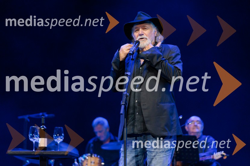  Rade Šerbedžija, igralec, glasbenikRade Šerbedžija: Moj klobuk ima 3 luknje, Ljubljana Festival