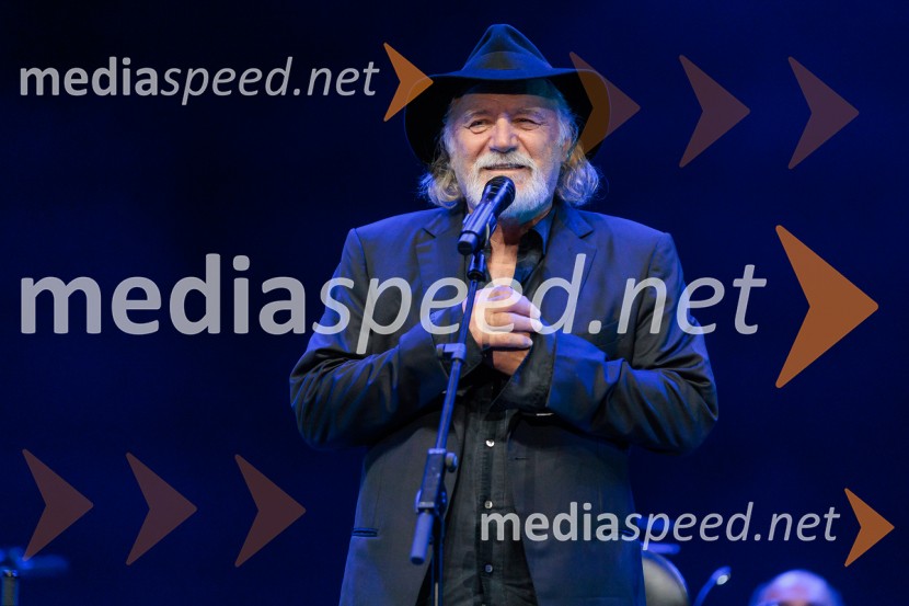  Rade Šerbedžija, igralec, glasbenikRade Šerbedžija: Moj klobuk ima 3 luknje, Ljubljana Festival