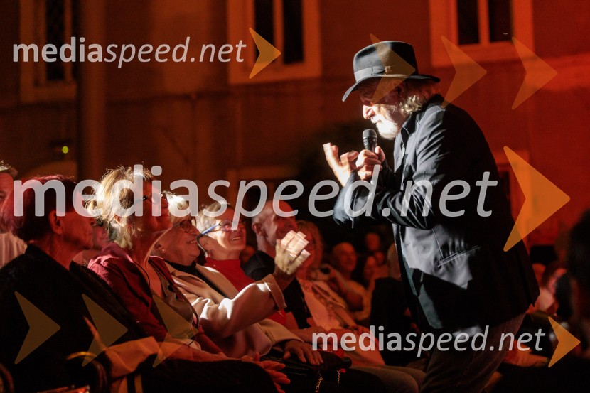  Rade Šerbedžija, igralec, glasbenikRade Šerbedžija: Moj klobuk ima 3 luknje, Ljubljana Festival