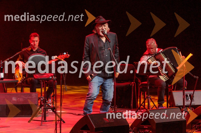  Rade Šerbedžija, igralec, glasbenikRade Šerbedžija: Moj klobuk ima 3 luknje, Ljubljana Festival