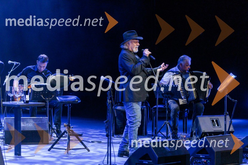  Rade Šerbedžija, igralec, glasbenikRade Šerbedžija: Moj klobuk ima 3 luknje, Ljubljana Festival