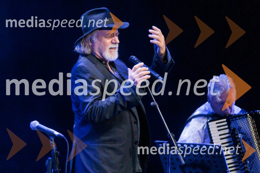  Rade Šerbedžija, igralec, glasbenikRade Šerbedžija: Moj klobuk ima 3 luknje, Ljubljana Festival