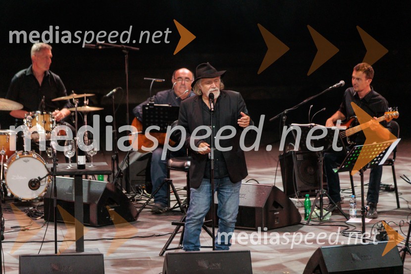  Rade Šerbedžija, igralec, glasbenikRade Šerbedžija: Moj klobuk ima 3 luknje, Ljubljana Festival