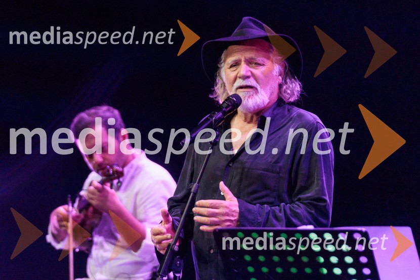  Rade Šerbedžija, igralec, režiser in glasbenikRade Šerbedžija: Moj klobuk ima 3 luknje, Ljubljana Festival