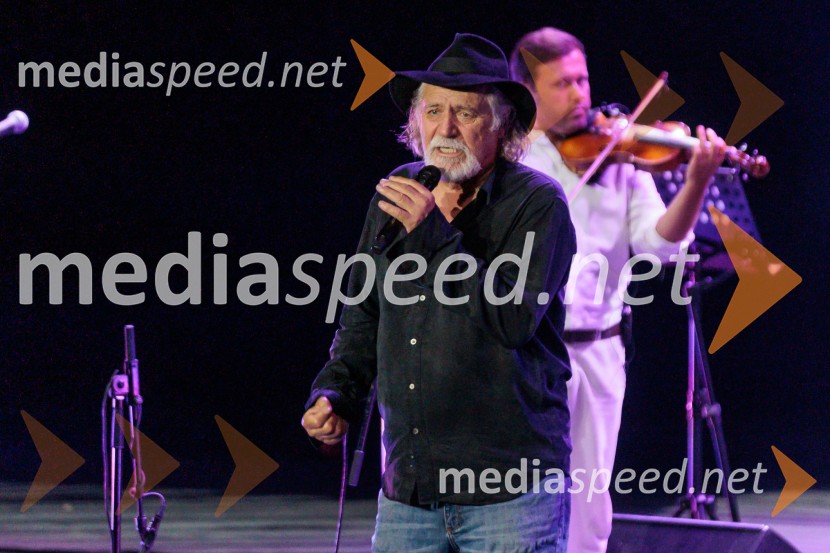  Rade Šerbedžija, igralec, glasbenikRade Šerbedžija: Moj klobuk ima 3 luknje, Ljubljana Festival