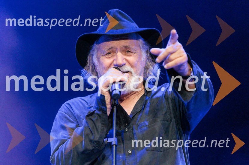  Rade Šerbedžija, igralec, glasbenikRade Šerbedžija: Moj klobuk ima 3 luknje, Ljubljana Festival