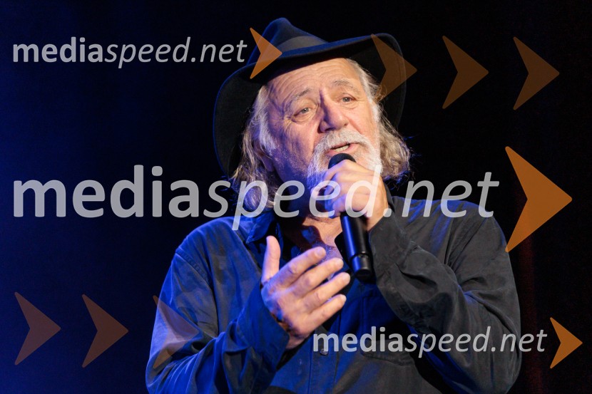  Rade Šerbedžija, igralec, glasbenikRade Šerbedžija: Moj klobuk ima 3 luknje, Ljubljana Festival