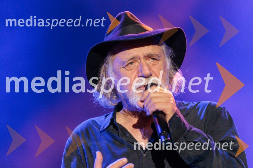  Rade Šerbedžija, igralec, glasbenikRade Šerbedžija: Moj klobuk ima 3 luknje, Ljubljana Festival