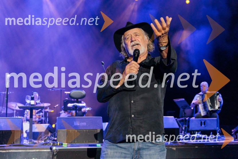  Rade Šerbedžija, igralec, glasbenikRade Šerbedžija: Moj klobuk ima 3 luknje, Ljubljana Festival