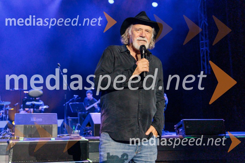  Rade Šerbedžija, igralec, glasbenikRade Šerbedžija: Moj klobuk ima 3 luknje, Ljubljana Festival