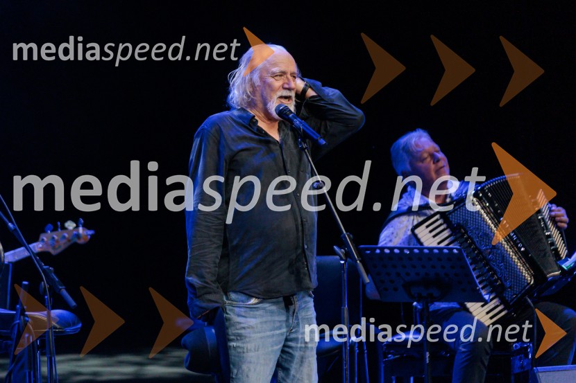  Rade Šerbedžija, igralec, glasbenikRade Šerbedžija: Moj klobuk ima 3 luknje, Ljubljana Festival