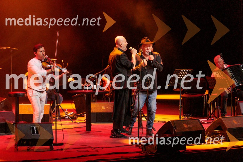  Damir Urban, hrvaški glasbenik, skladatelj;  Rade Šerbedžija, igralec, glasbenikRade Šerbedžija: Moj klobuk ima 3 luknje, Ljubljana Festival