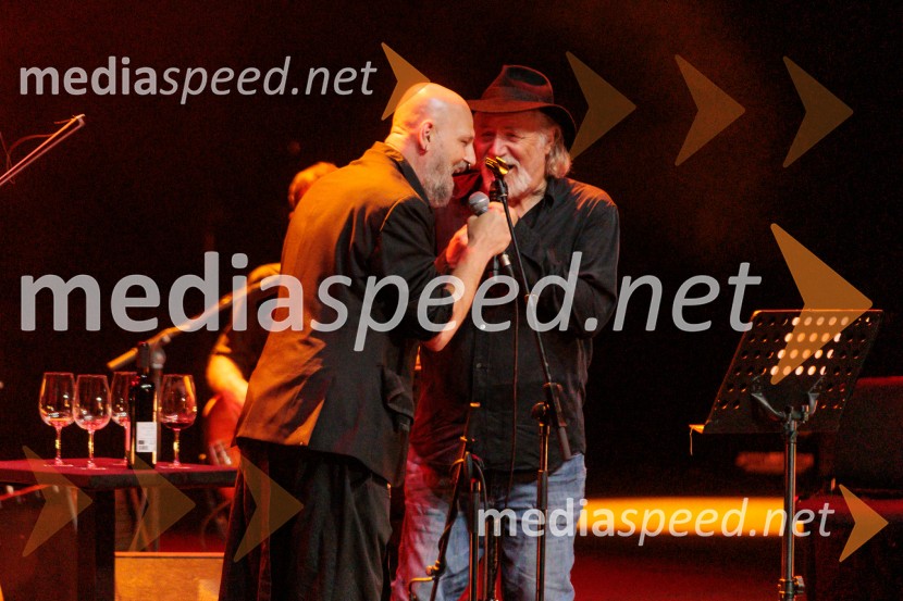  Damir Urban, hrvaški glasbenik, skladatelj;  Rade Šerbedžija, igralec, glasbenikRade Šerbedžija: Moj klobuk ima 3 luknje, Ljubljana Festival