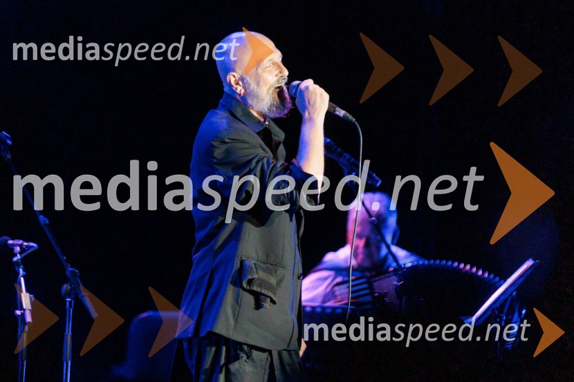  Damir Urban, hrvaški glasbenik, skladateljRade Šerbedžija: Moj klobuk ima 3 luknje, Ljubljana Festival