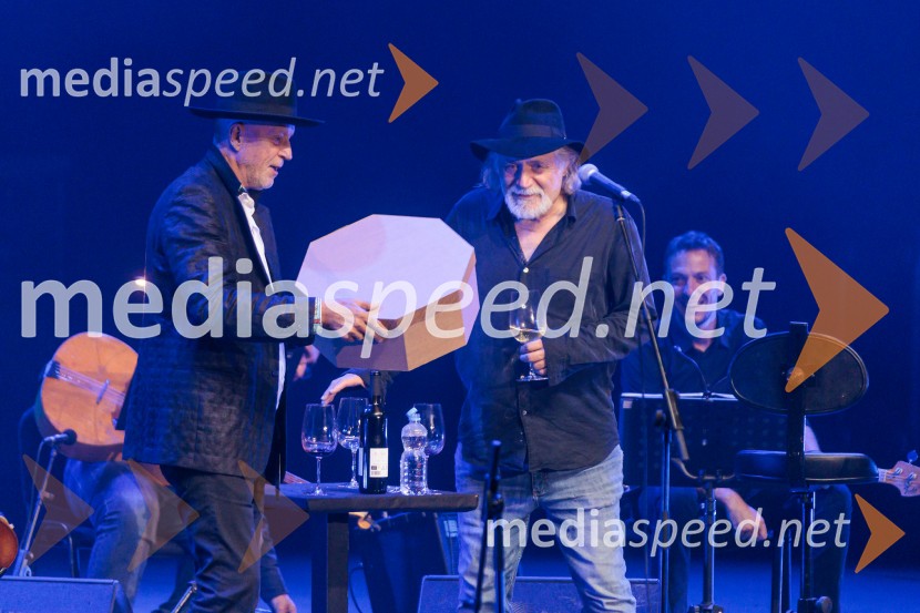  Vlado Kreslin, glasbenik;  Rade Šerbedžija, igralec, glasbenikRade Šerbedžija: Moj klobuk ima 3 luknje, Ljubljana Festival