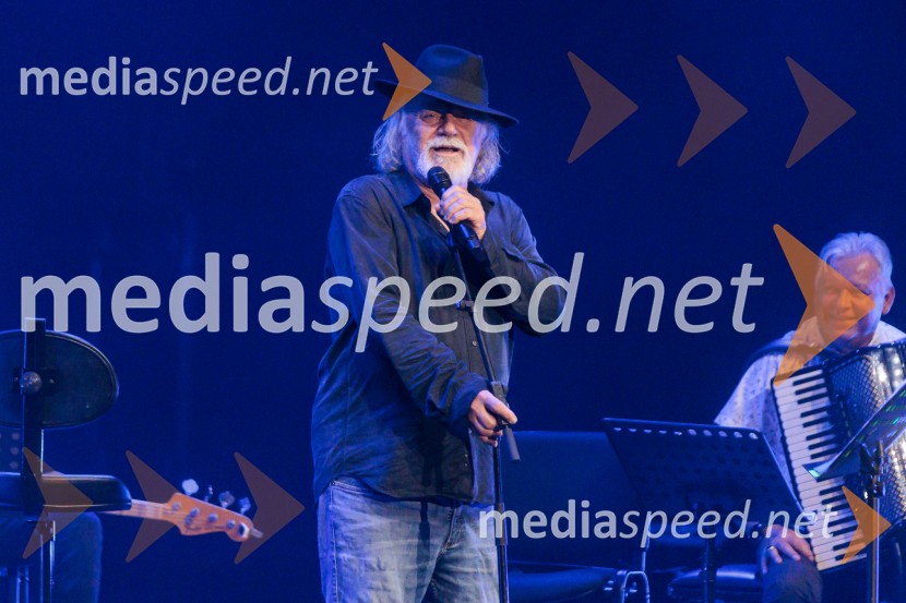  Rade Šerbedžija, igralec, glasbenikRade Šerbedžija: Moj klobuk ima 3 luknje, Ljubljana Festival